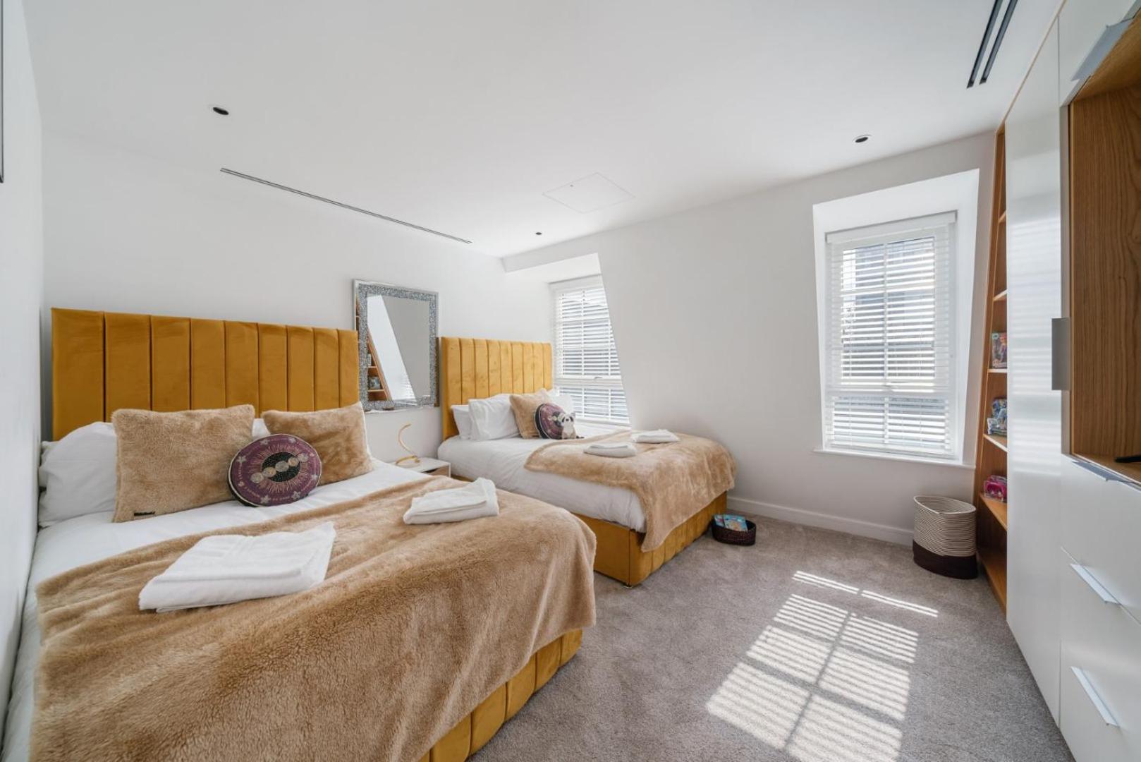 Elegant 3-Bedroom Penthouse In Marble Arch 70 London Exterior photo