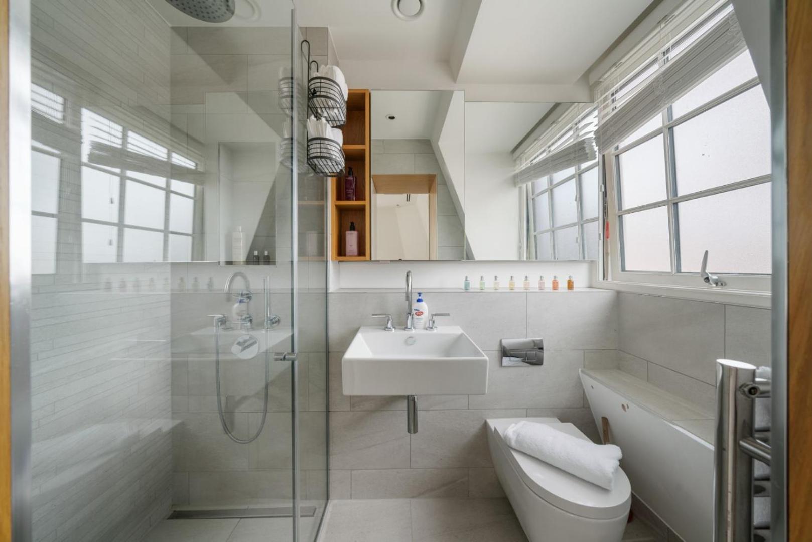 Elegant 3-Bedroom Penthouse In Marble Arch 70 London Exterior photo