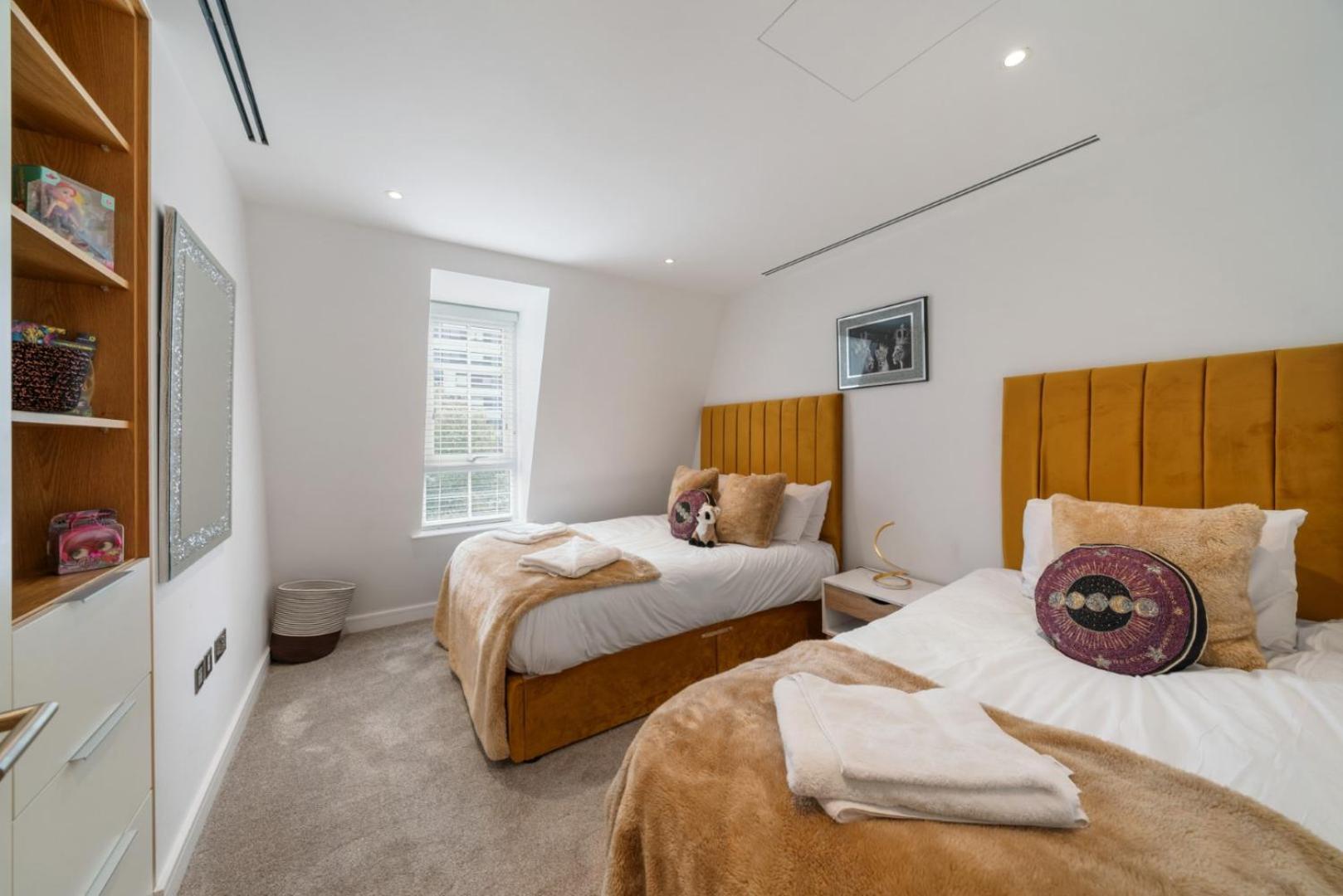 Elegant 3-Bedroom Penthouse In Marble Arch 70 London Exterior photo