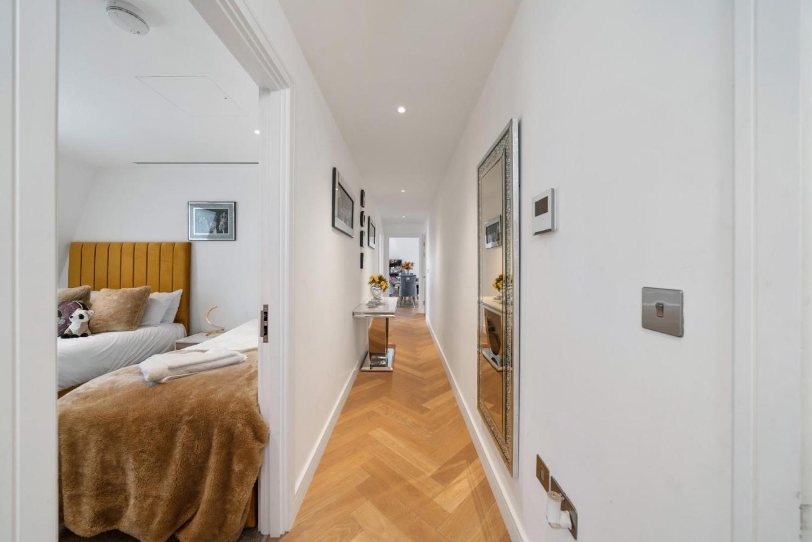 Elegant 3-Bedroom Penthouse In Marble Arch 70 London Exterior photo