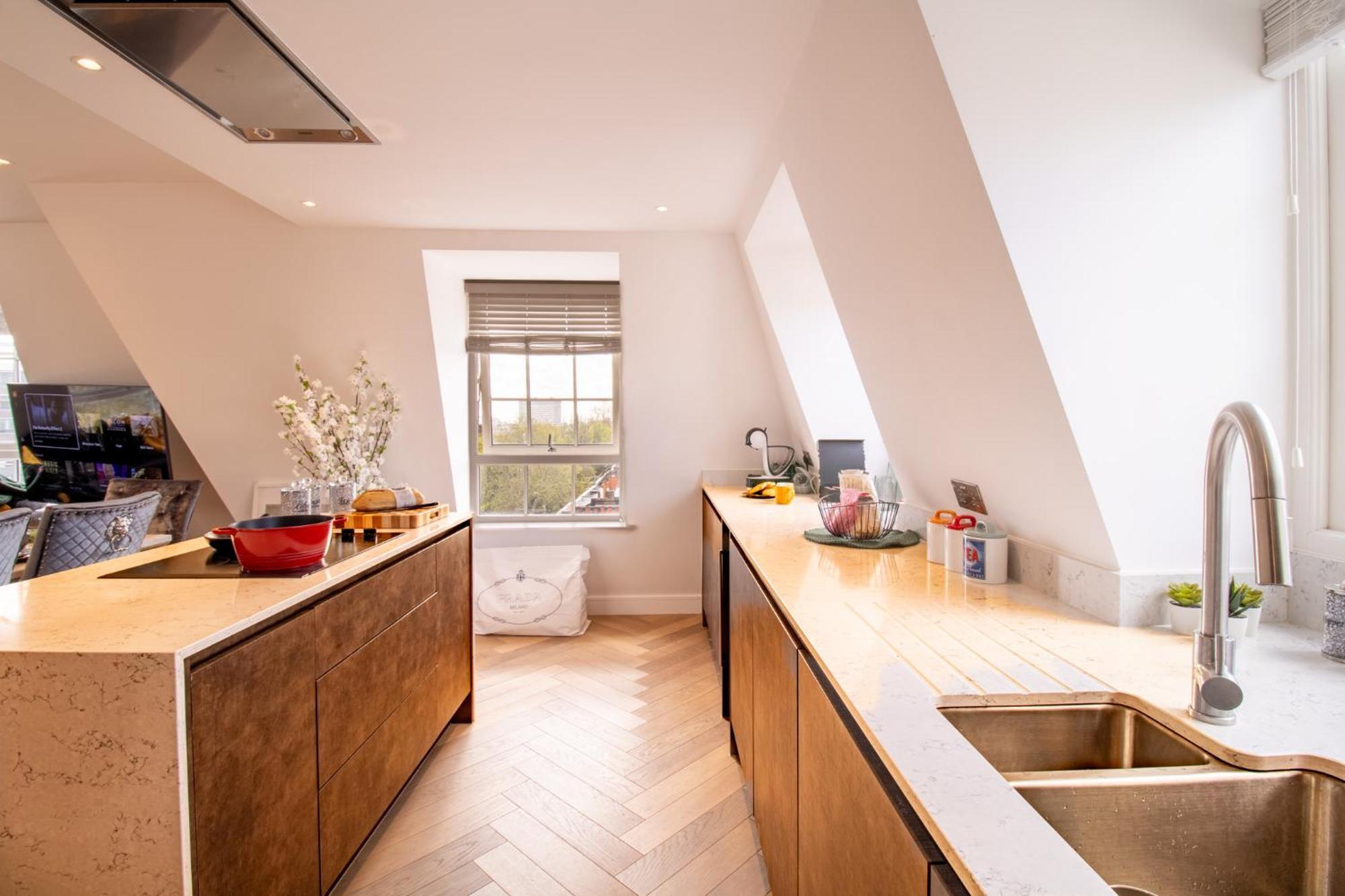 Elegant 3-Bedroom Penthouse In Marble Arch 70 London Exterior photo