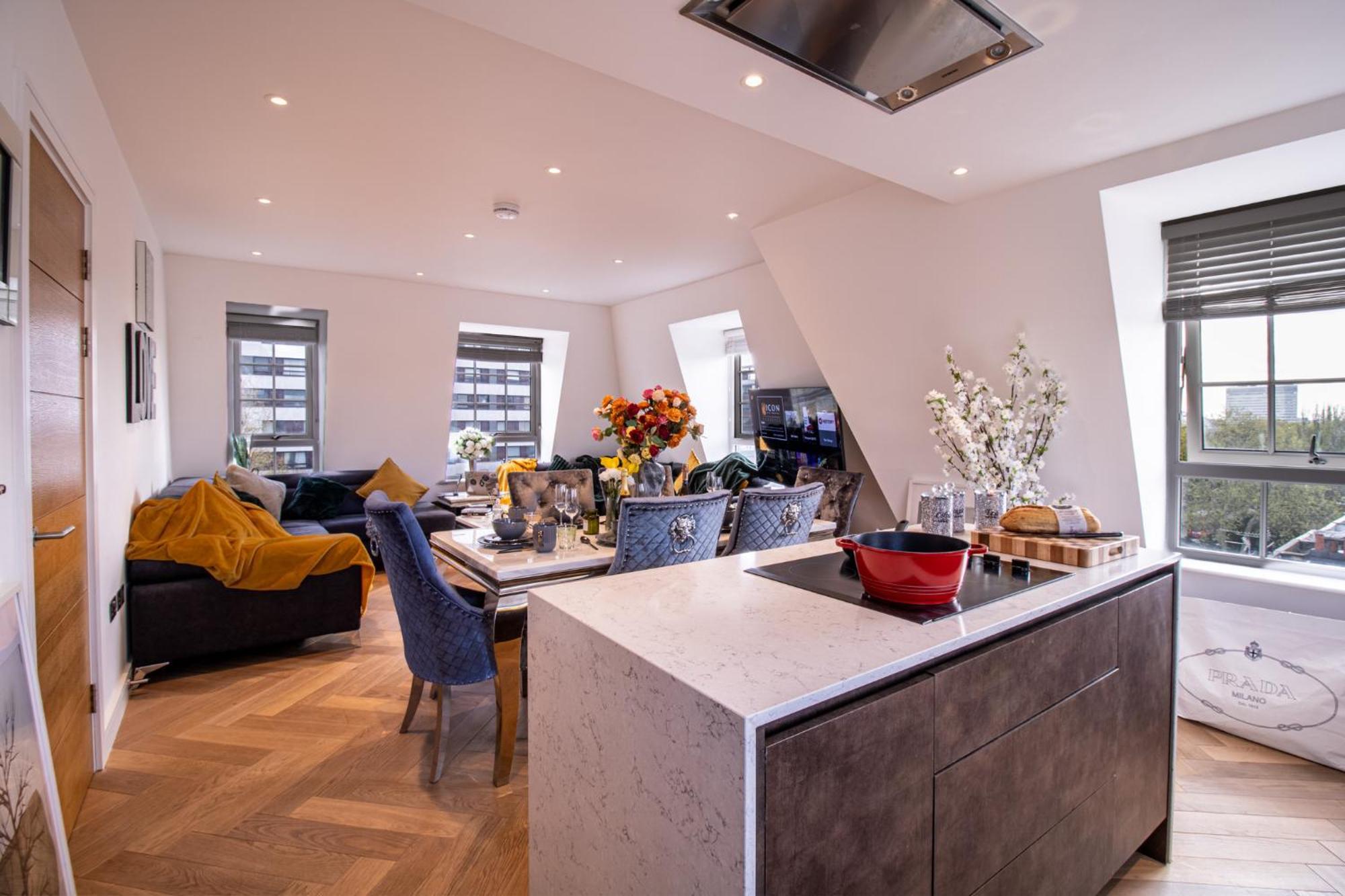 Elegant 3-Bedroom Penthouse In Marble Arch 70 London Exterior photo