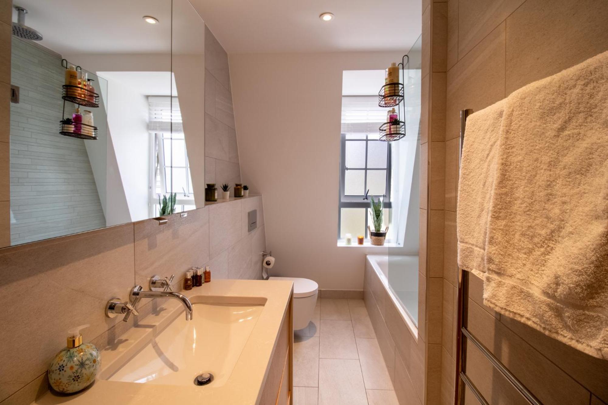 Elegant 3-Bedroom Penthouse In Marble Arch 70 London Exterior photo