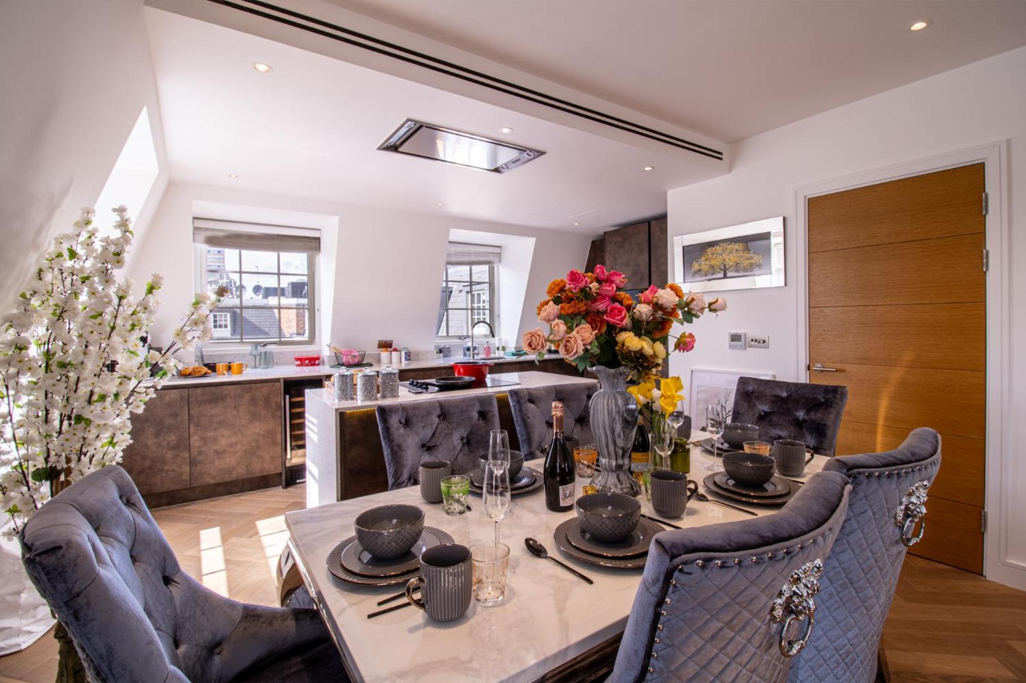 Elegant 3-Bedroom Penthouse In Marble Arch 70 London Exterior photo